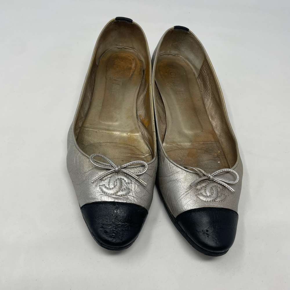 Chanel Classic CC Logo Ballet Flats Silver Black size 41.5